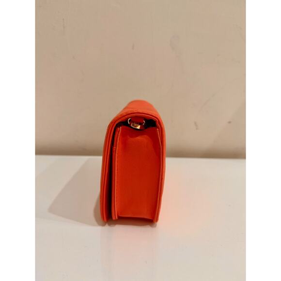 NWT Bebe Faux Leather Gio Flap Crossbody Handbag Salmon Size Small - Picture 4 of 10